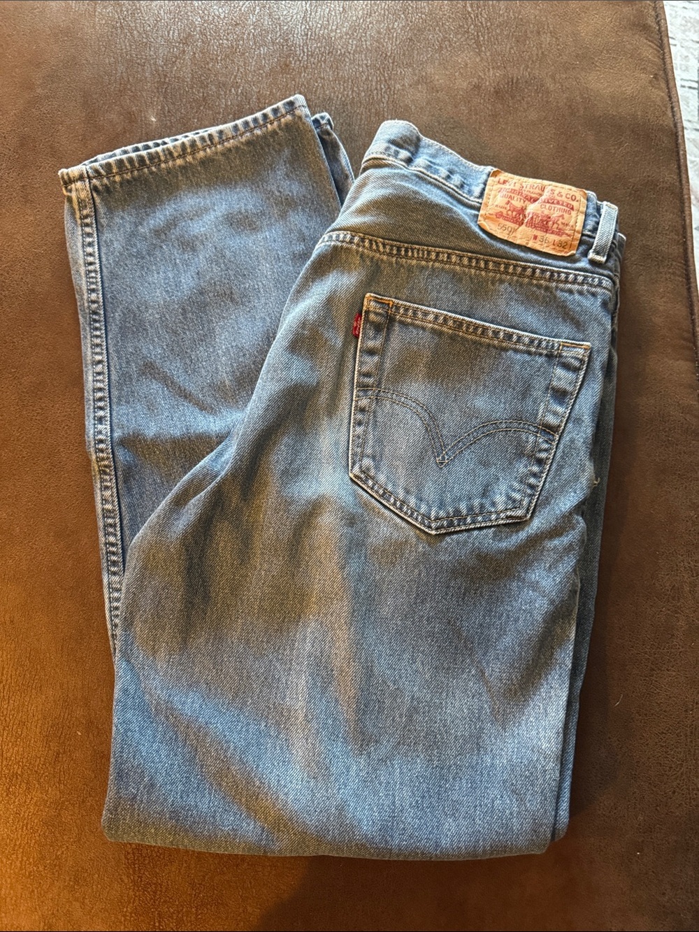 Levi's Men's Light Blue Relaxed Fit Levi’s 550  Jeans